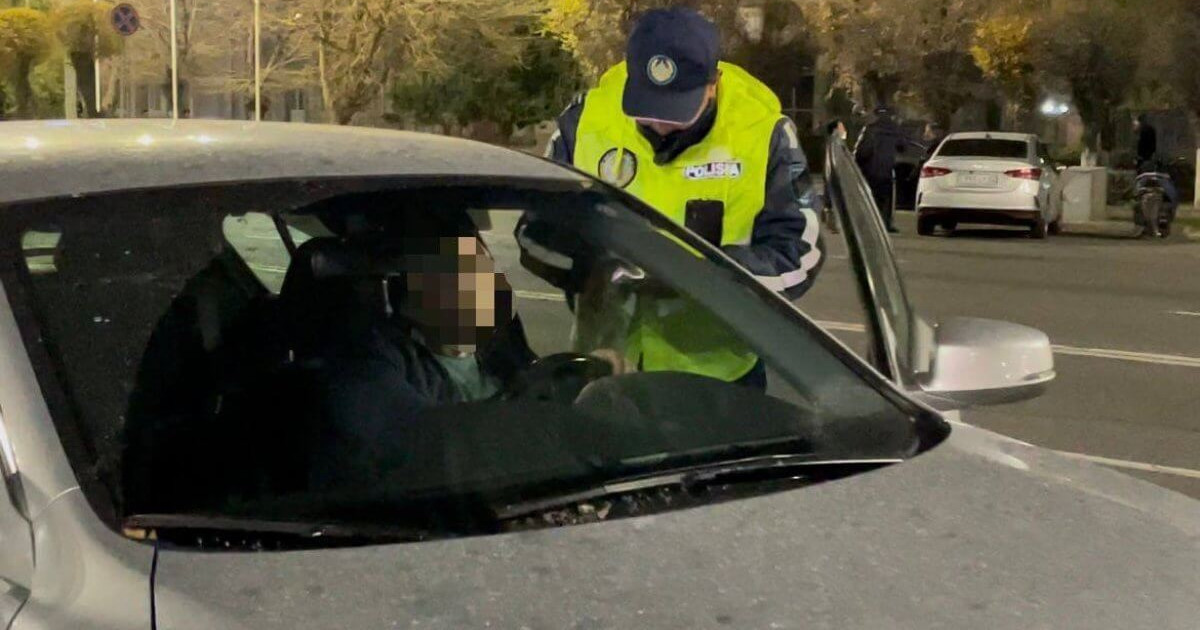Жамбыл облысында 4 жасар баланың басы екі көліктің арасына қысылып қалды