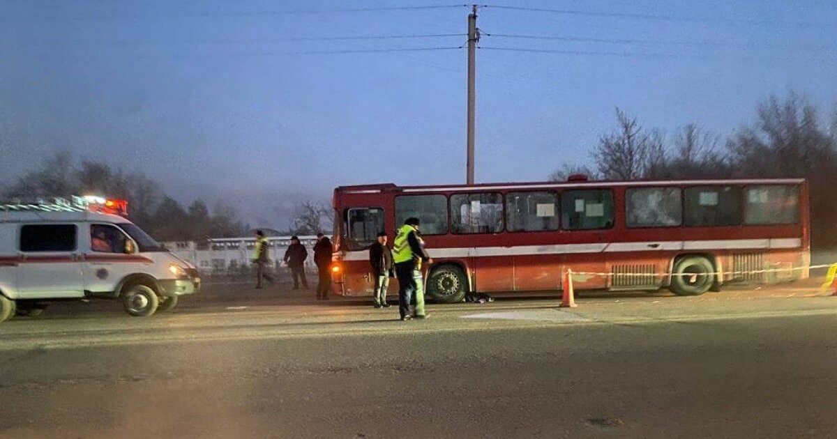 Өскеменде жаяу жүргіншіні автобус қағып кетті