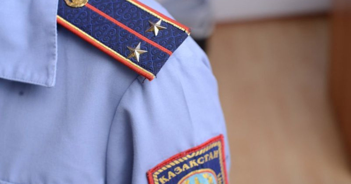 «Тапаншамен қорқытқан»: Алматыда жас жігіт танысынан ақша бопсалаған