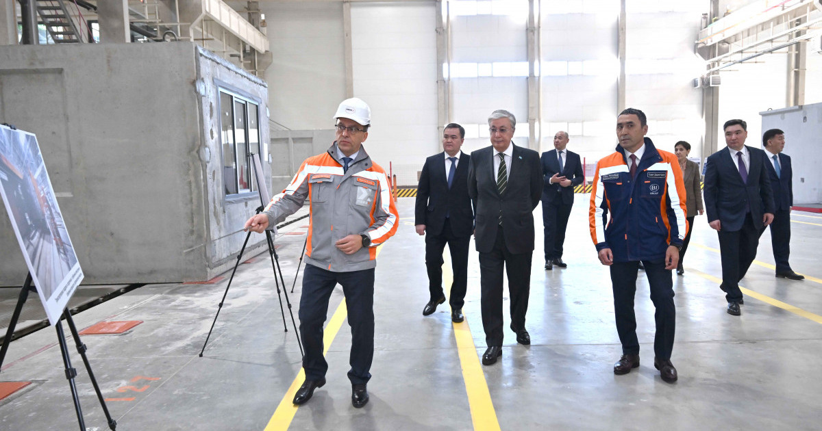 Тоқаев MODEХ Astana темірбетон конструкцияларын шығаратын зауытқа барды