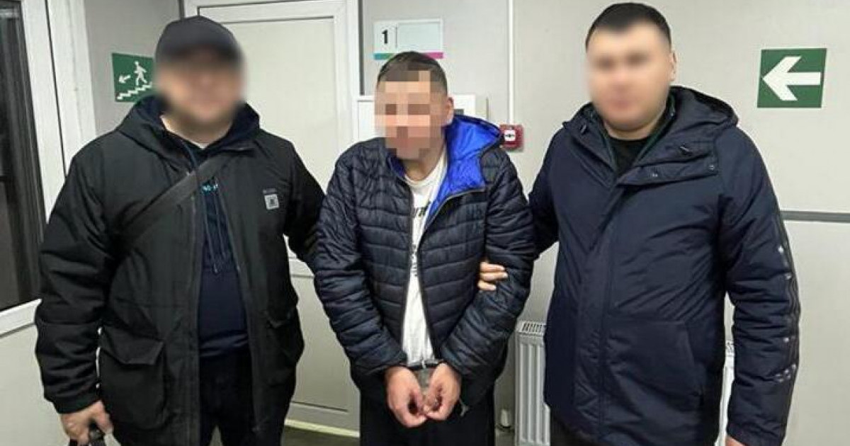 ҰҚК шетелдегі алаяқтарға қазақстандықтарды алдауға көместескен күдіктіні ұстады