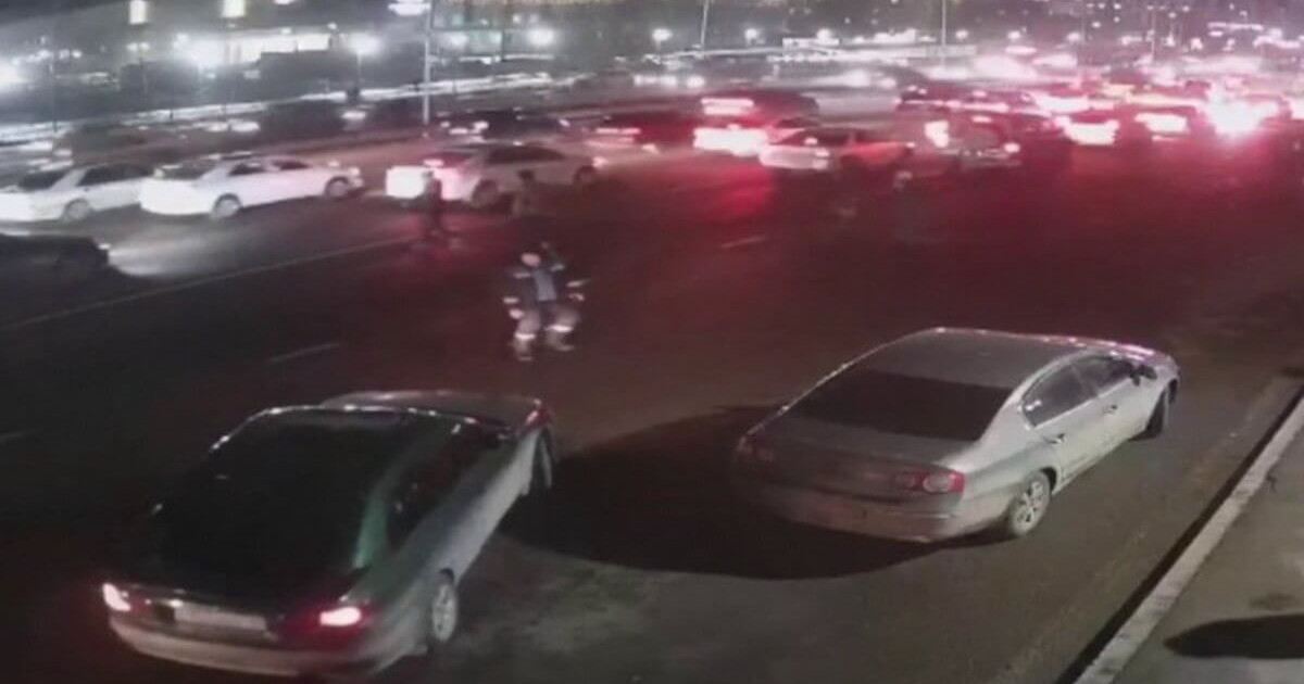 Алматыда апатқа ұшыраған автобустың видеосы жарияланды