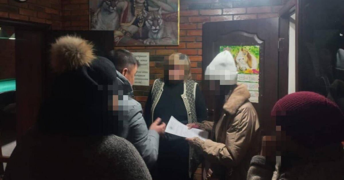 Қыздардың интимдік қызмет көрсетуіне жағдай жасаған жеңгетайға қатысты қылмыстық іс қозғалды