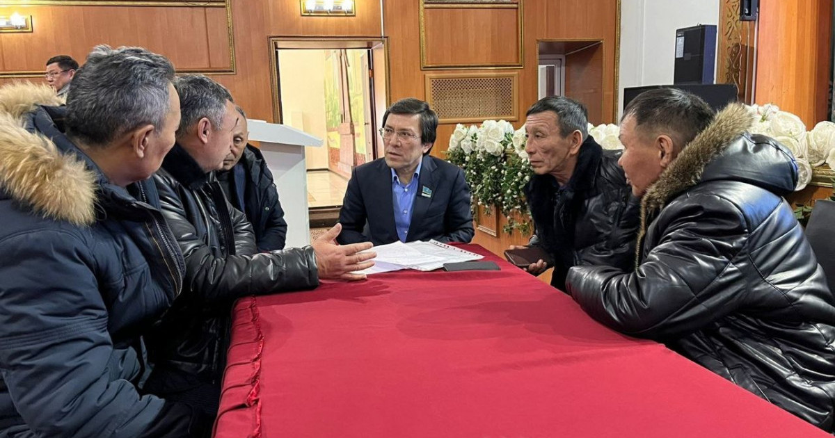 Мәжілісмен Аягөз қаласының тұрғындарымен кездесті