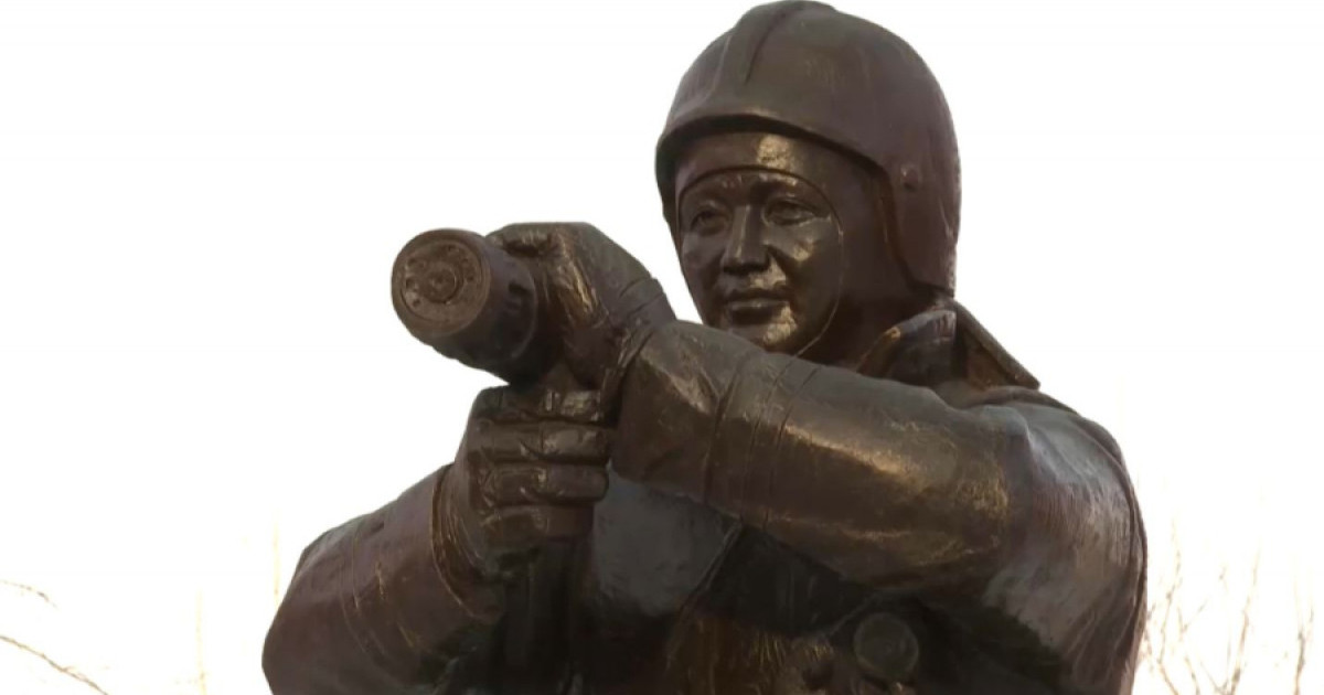 Көкшетауда Асқар Забикулинге ескерткіш қойылды