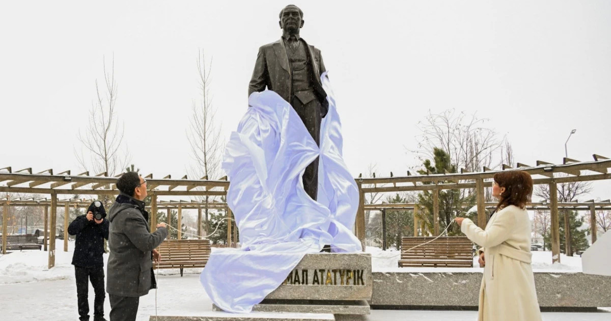 Алматыда Ататүрікке арналған ескерткіш ашылды