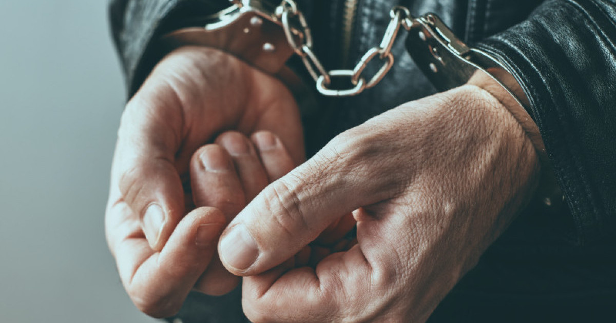 Өскемен тұрғыны күшіктерді балталап тастаған