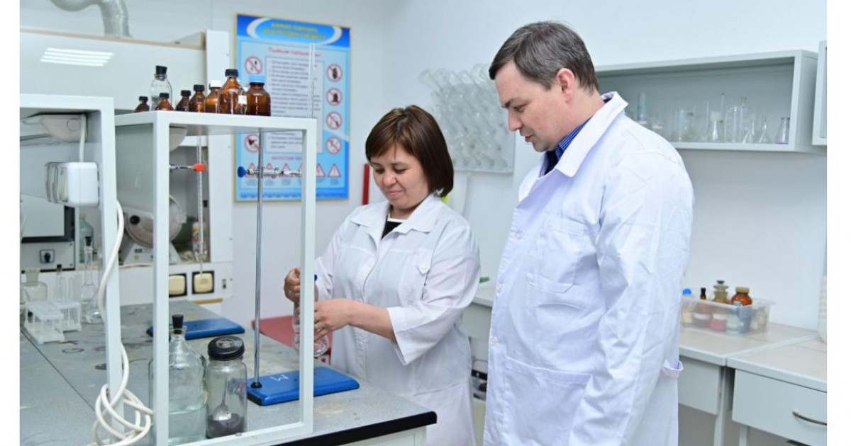 Ақтөбелік ғалым: Британдық профессормен бірігіп көз ауруын емдейтін дәрі ойлап таптық