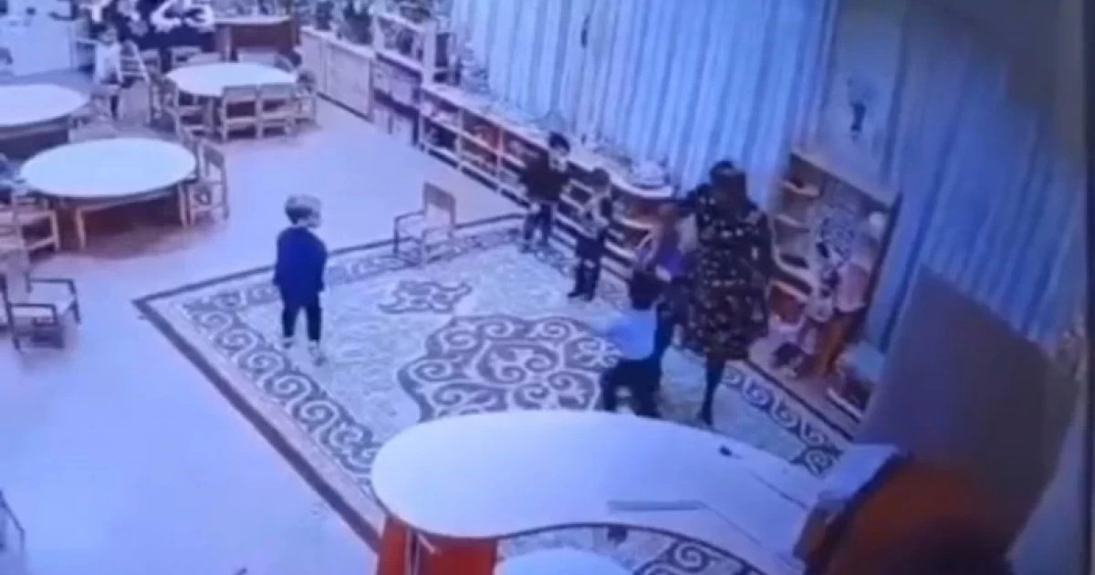 Қостанайда баланы ұрған тәрбиеші жұмыстан қуылды