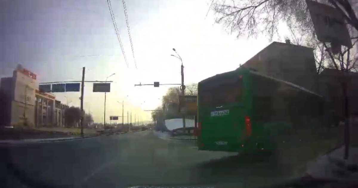 Алматыда ана мен баланы автобус қағып кетті