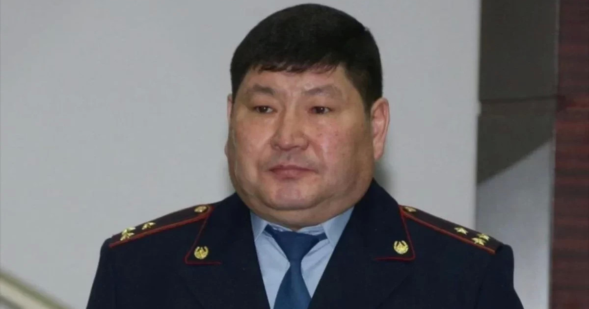 Талдықорған полициясының экс-бастығы сот залында есінен танып қалған (ВИДЕО)