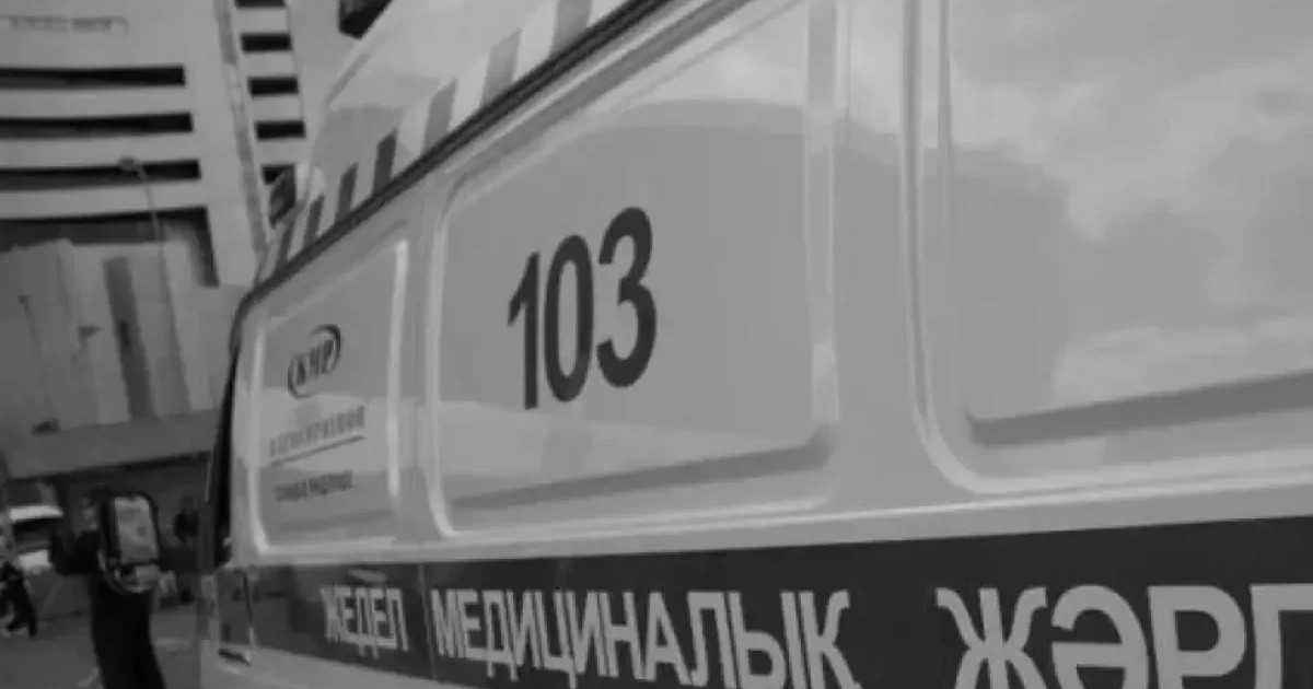 Алматыда көлік ағашқа соғылып, бір адам көз жұмды