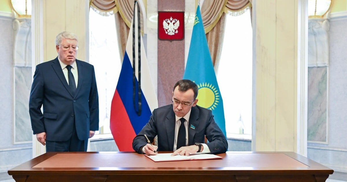 Мәулен Әшімбаев Ресейдің Қазақстандағы Елшісіне көңіл айтты