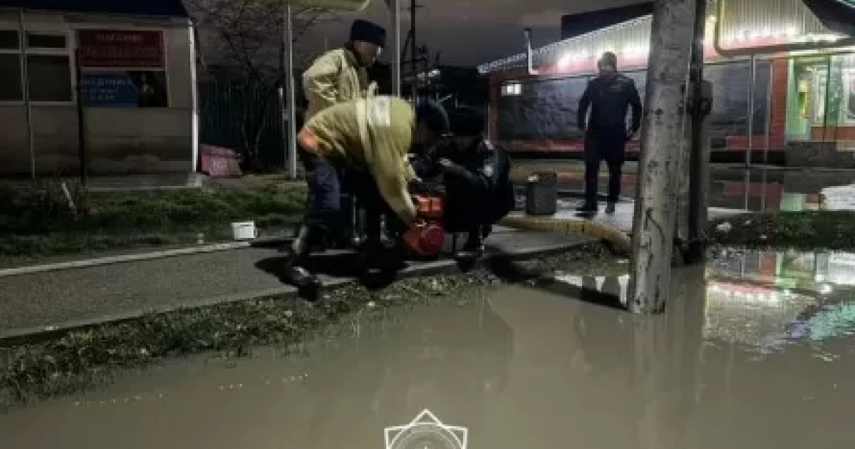 Алматы қаласында жер үйлерді су басып жатыр