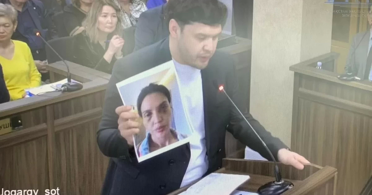 Сот отырысында Салтанат Нүкенованың соққыға жығылған фотолары көрсетілді