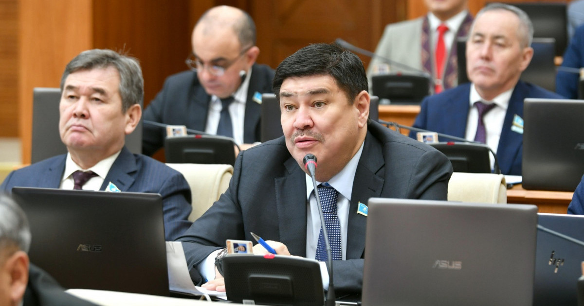 Сәтсіз конкурстар, ұзақ және шулы сот процестері ауруханалар мен жаңа мектептер салуға мүмкіндік бермейді – депутат