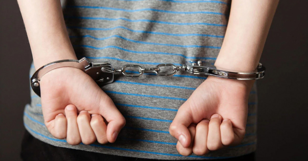 Әжесінің үйінде есірткі сақтаған жасөспірім ұсталды