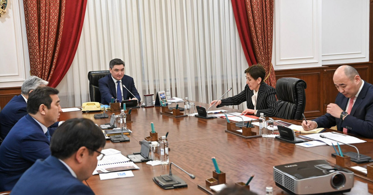 Олжас Бектенов су тасқыны салдарын жою шаралары жөнінде кеңес өткізді