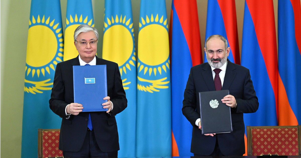 Қасым-Жомарт Тоқаев пен Никол Пашинян бірлескен мәлімдемеге қол қойды
