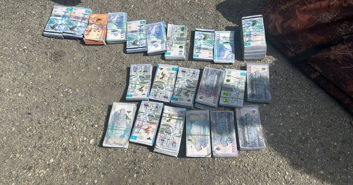 Өскеменде сейфтен 94 миллион теңге ұрлағандар ұсталды