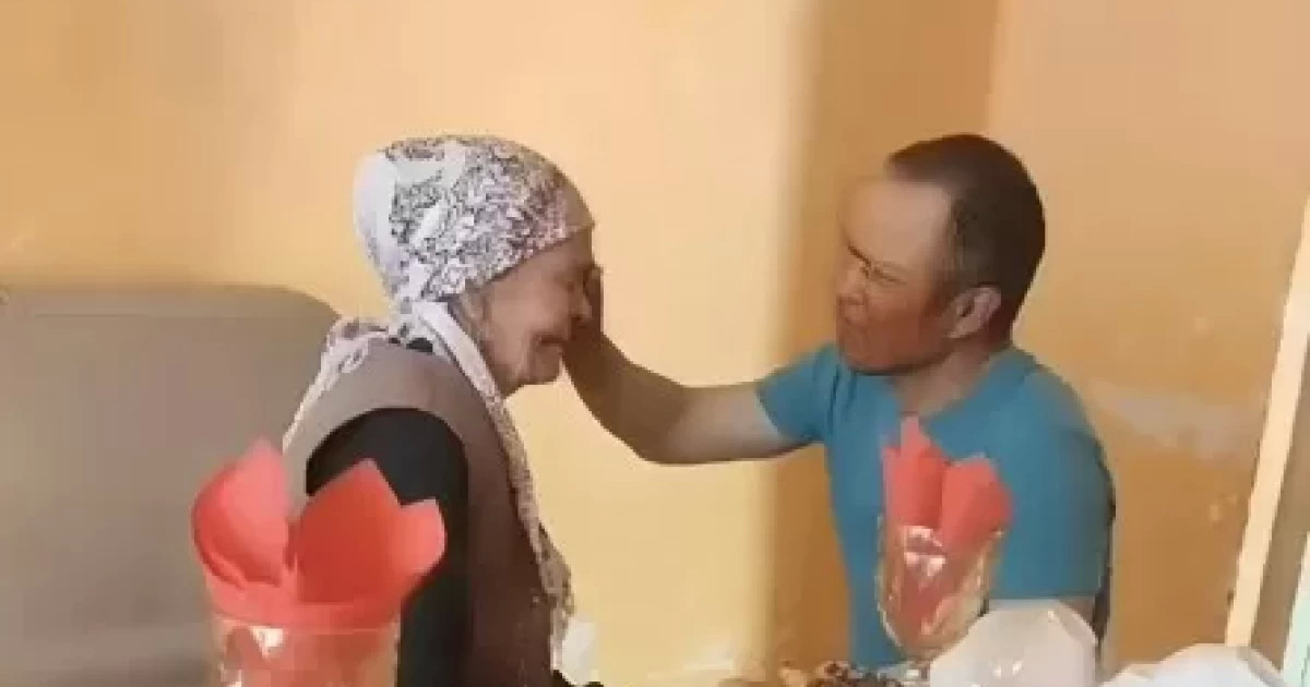 Атырау облысының тұрғыны әскерден оралмаған ұлымен 28 жылдан кейін қауышты