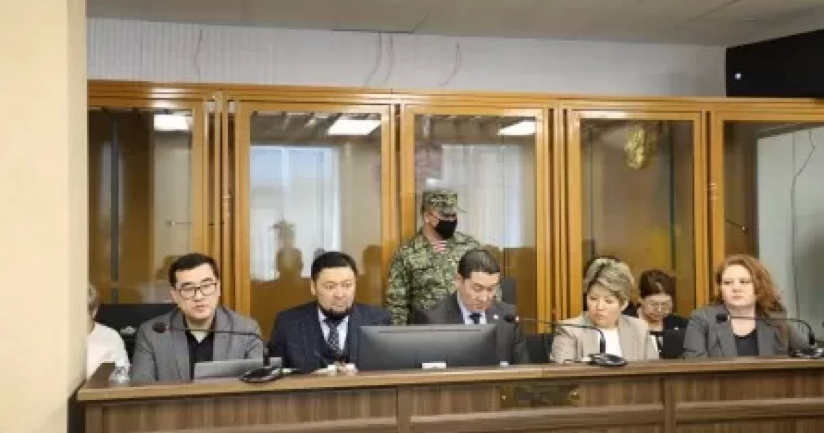 Бишімбаевтың сотында алқабилерді көрсетіп қойған журналистер жазаланды