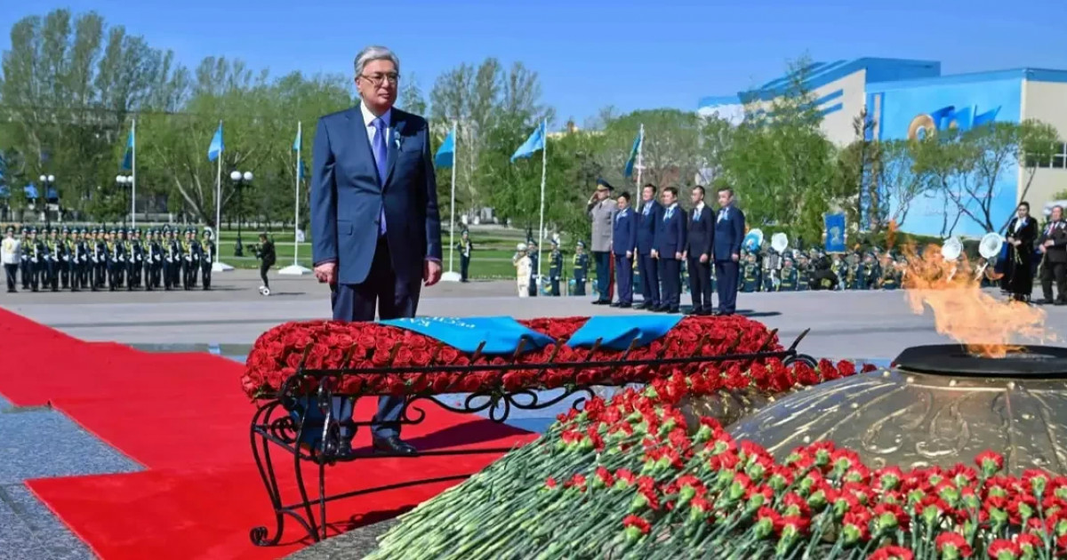 Мемлекет басшысы қазақстандықтарды Жеңіс күнімен құттықтады