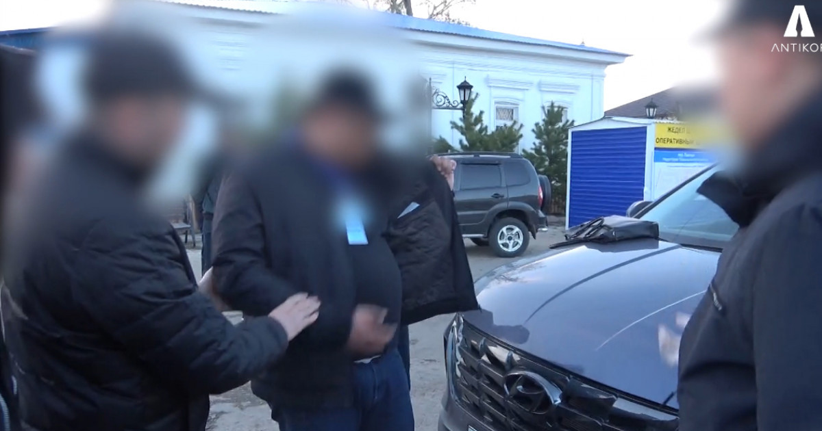 10 млн теңге пара алған әкімнің орынбасары ұсталды