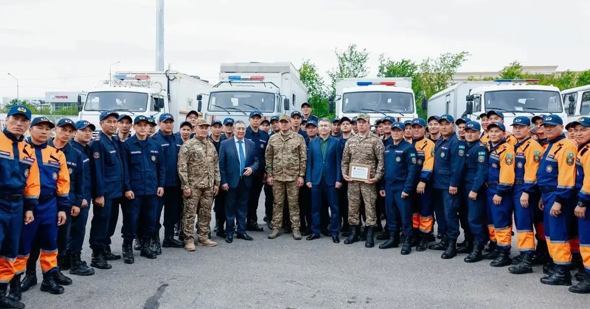 Атыраулықтар су тасқыны кезінде көмекке келген әскерилер мен құтқарушыларды шығарып салды