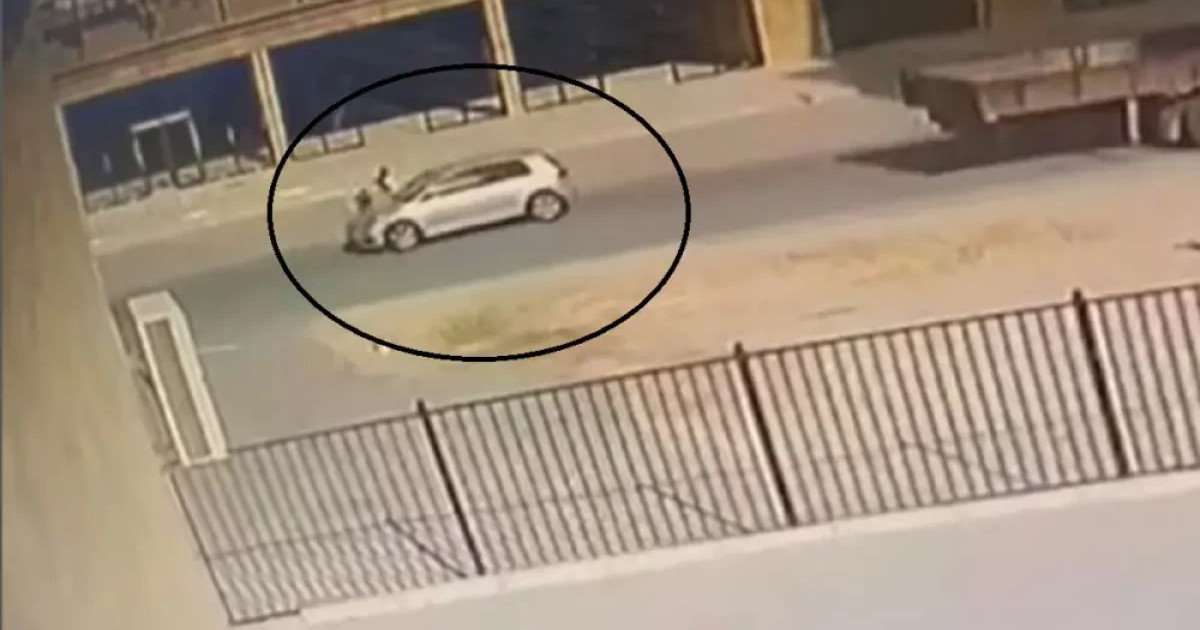 Ақтауда баланы көлік қаққан сәт видеоға түсіп қалды