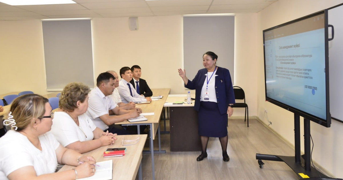ҚазҰПУ мамандары Түркістан облысының мұғалімдеріне біліктілікті арттыру курсын өткізді