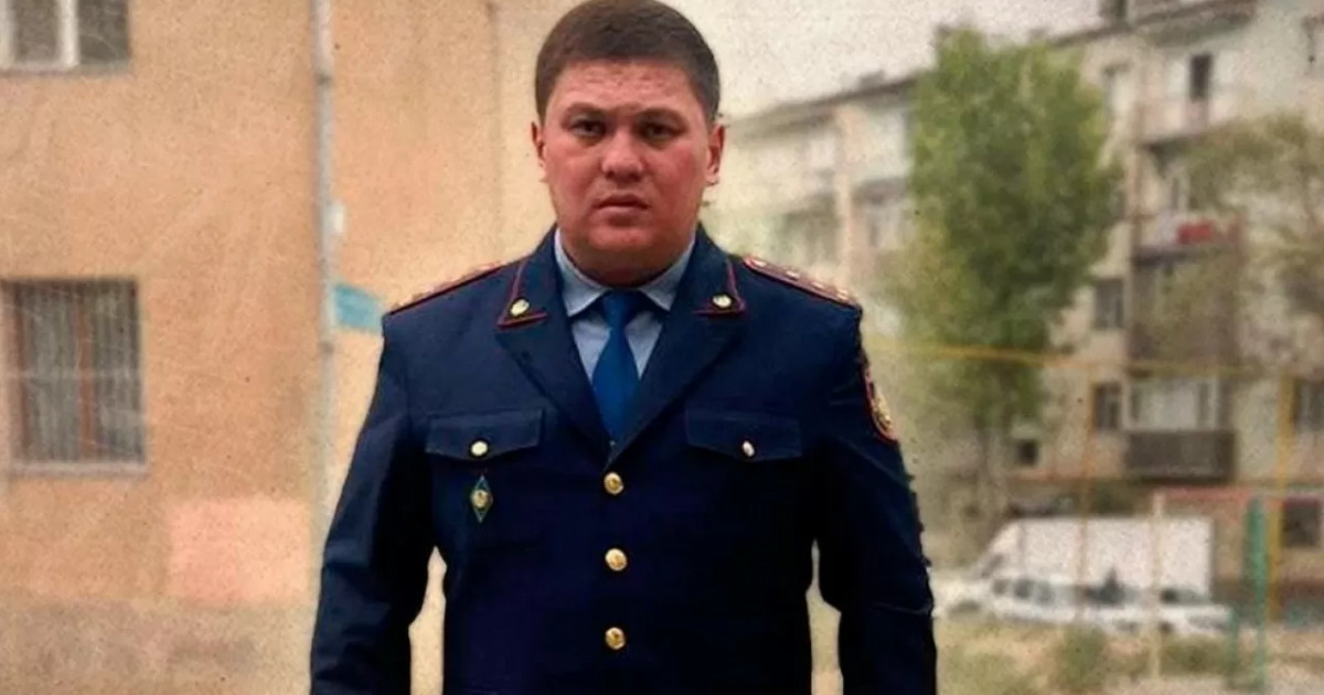 Бастығына қарсы арыз жазған «ең адал полицейдің» өзі жауапқа тартылды