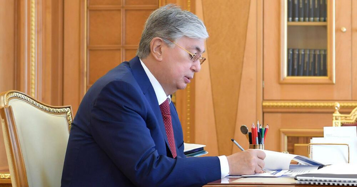 Электрмобильдерге арналған инфрақұрылымды дамыту мәселесі: Тоқаев заңға қол қойды