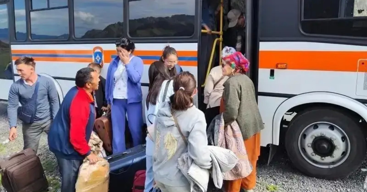 Автобус өртеніп кетті: Астанадан Моңғолияға бара жатқан қазақстандықтар зардап шекті ме