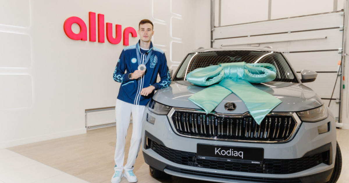 Нариман Құрбановқа автокөлік сыйлады
