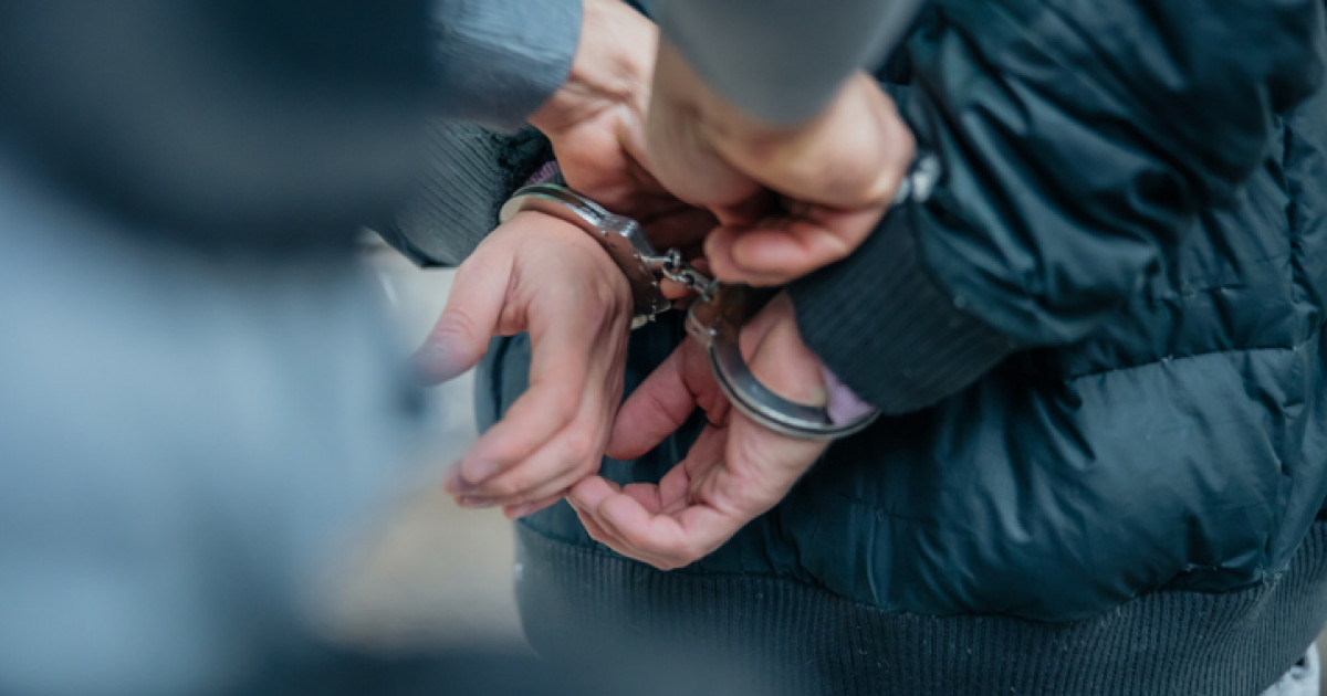 Павлодарлықтардан 223 млн теңге жымқырған күдікті Ресейден экстрадицияланды