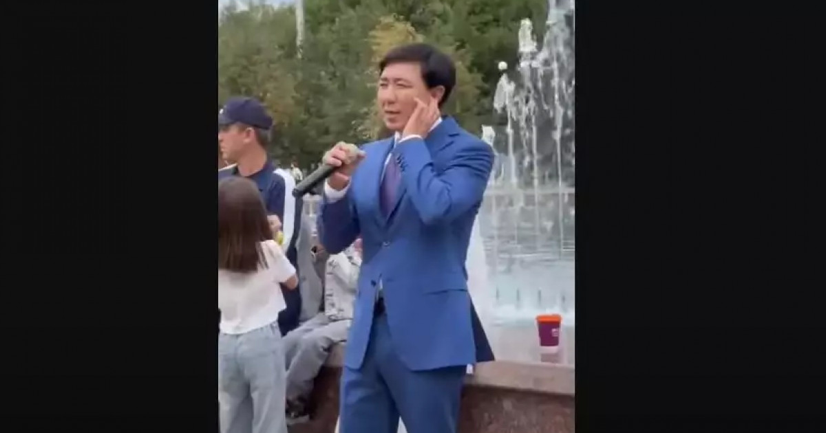 Өскемен әкімі қала тұрғындарына ән айтып берді