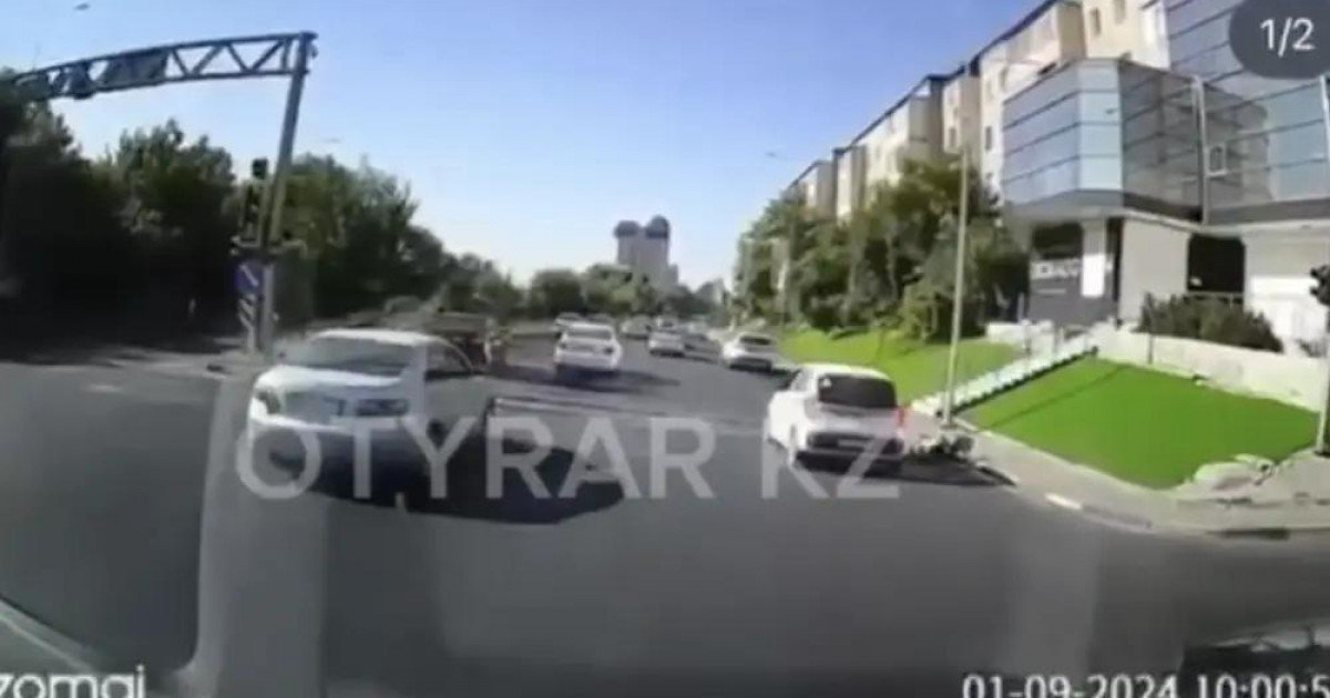 Шымкентте пышақ ұстаған ер адам полицейге шабуыл жасады
