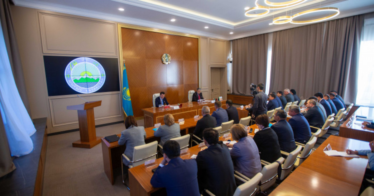 Ұлттық құрылтай мүшелері ШҚО-да қоғам белсенділерімен кездесті