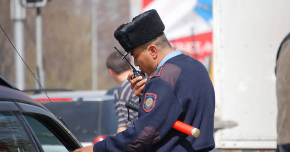 Елімізде полицейлер тағы бір тілді білуге міндеттелді