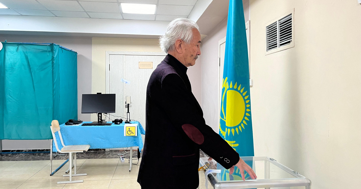 Жазушы Смағұл Елубаев референдумға қатысты