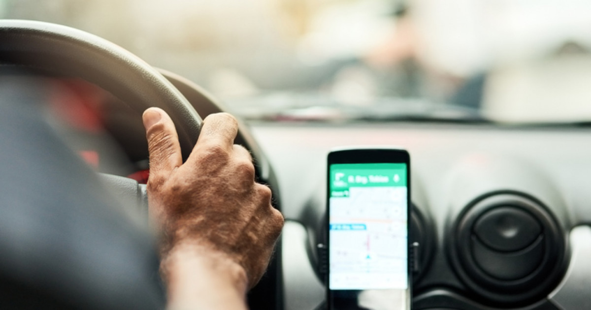 Павлодарда автокөліктің терезесіне кірпіш лақтырған тұрғын қамауға алынды
