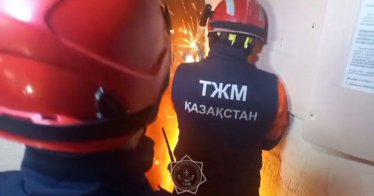 Елордалық құтқарушылар 80 жастағы әженің пәтеріне бұзып кірген