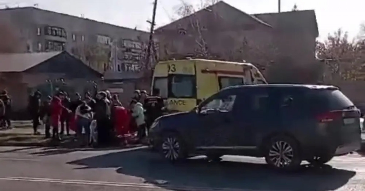 Астанада мектеп жанында жеңіл көлік оқушыны қағып кетті