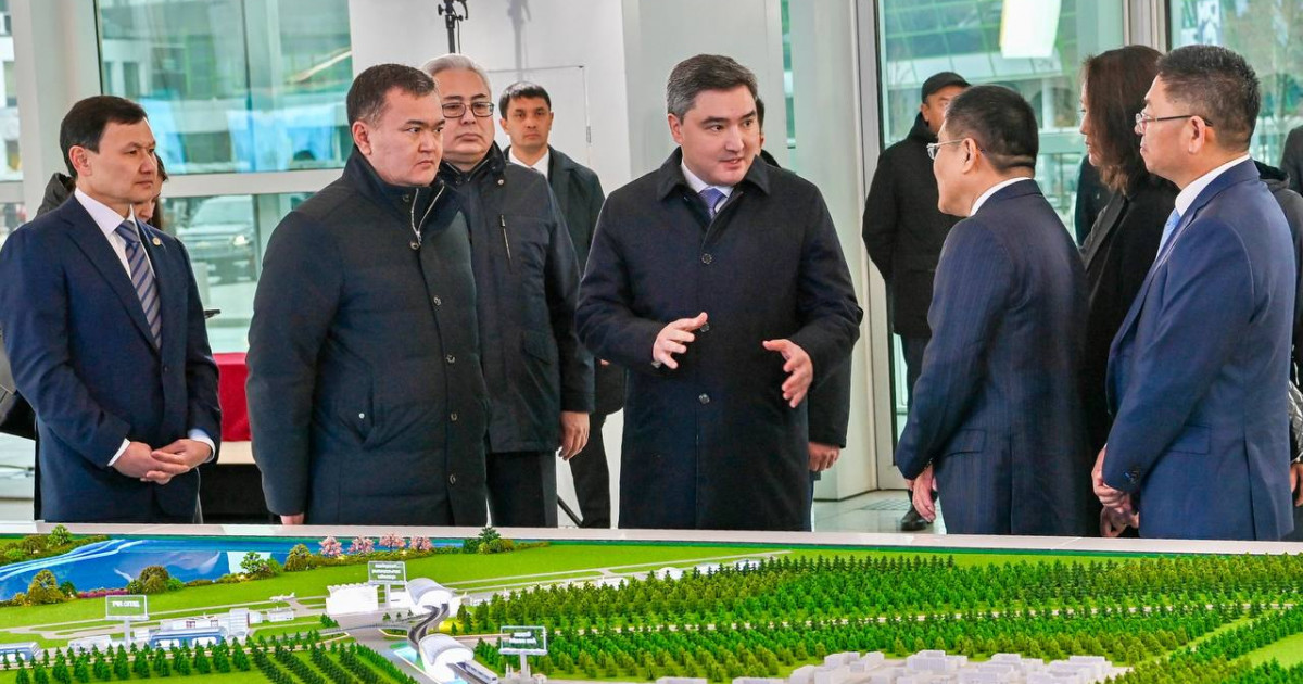 Олжас Бектенов LRT құрылысын тексерді