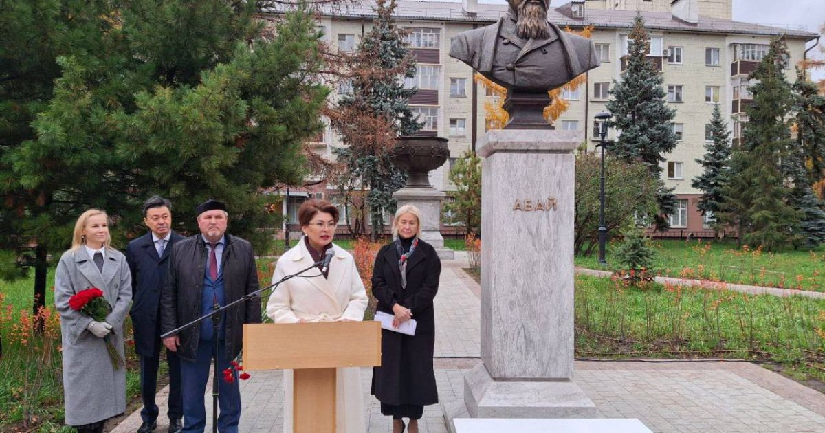 Татарстанда Абай Құнанбайұлының ескерткіш-бюсті ашылды