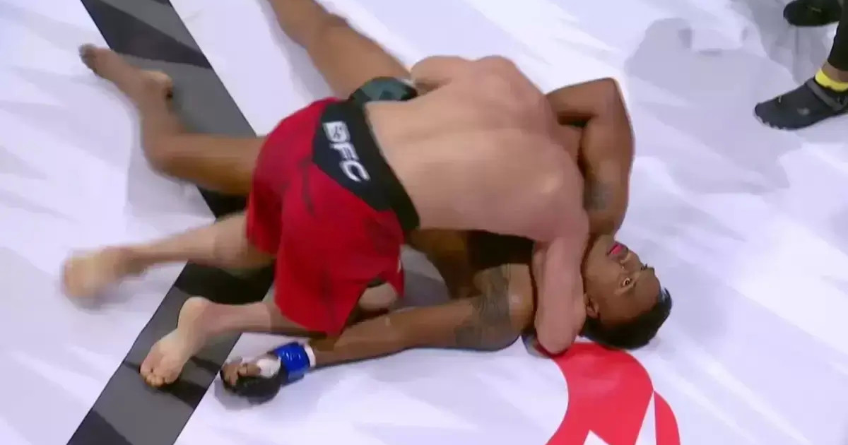 Елімізде өткен MMA турнирінде адам өле жаздады