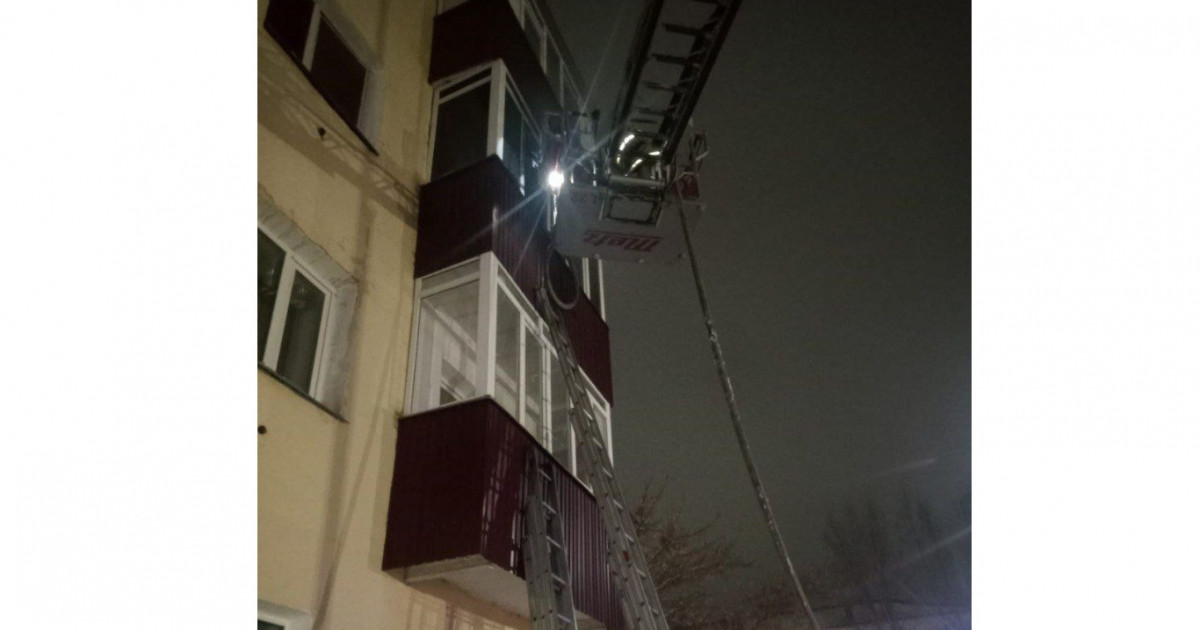 Өрт шыққан үйде қалып қойған көкшетаулық тұрғын құтқарылды