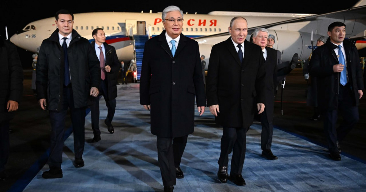 Тоқаев Ресей президентін елорда әуежайында қарсы алды