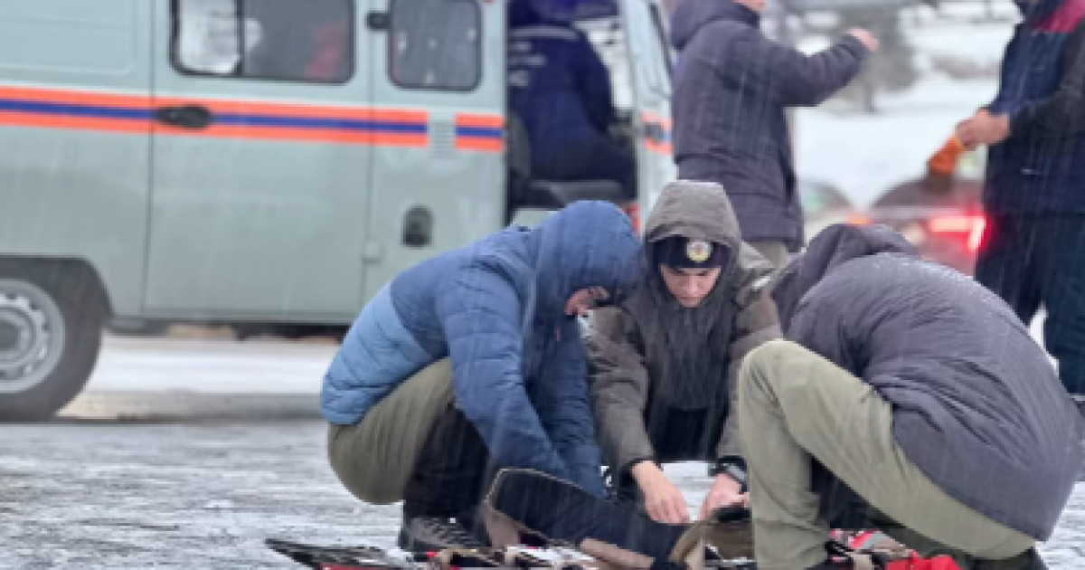 Алматыда тауға шыққан жасөспірім биіктіктен құлап кетті (ВИДЕО)
